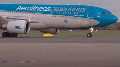 Aerol�neas inici� un operativo para traer 8 millones de dosis de Sinopharm desde China