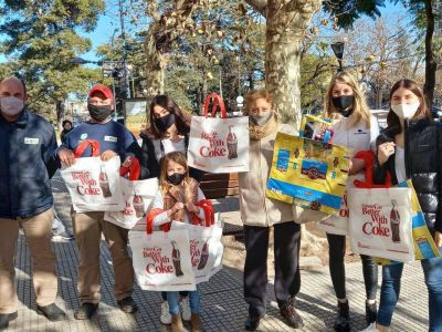 Se entregaron bolsas reutilizables en el Da del no uso de bolsas de plstico