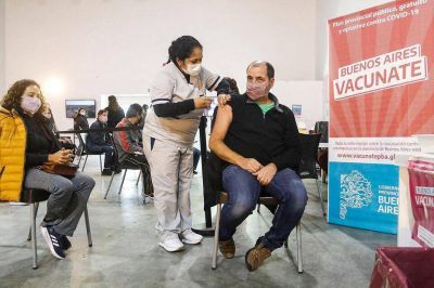Vacuna libre en provincia de Buenos Aires: Axel Kicillof la anunci� para mayores de 45 a�os y de 18 en 31 municipios