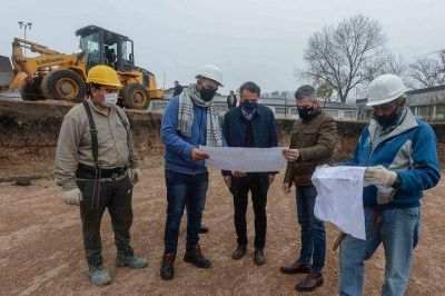 Hurlingham | Katopodis y Zabaleta recorrieron las obras del Polideportivo de Villa Tesei