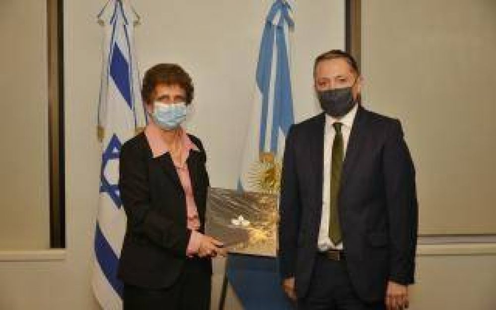 Esteban Echeverra: Gray mantuvo una reunin con la embajadora de Israel en Argentina, Galit Ronen