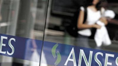 Desde hoy, 880 mil beneficiarios de la AUH cobrar�n un plus de m�s de 7 mil pesos