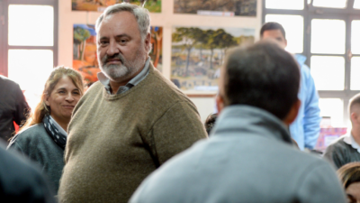 Monz� y De La Torre negocian con Manes pero tantean un plan de evacuaci�n con Santilli