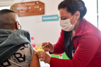 Coronavirus: Varela super� las 150 mil personas vacunadas
