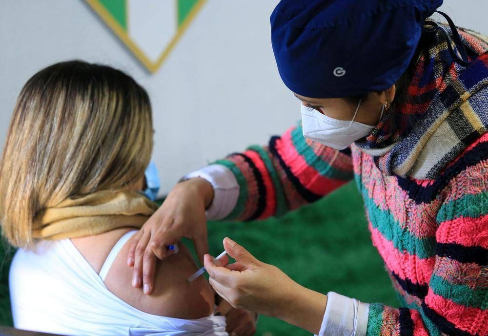 Este lunes continuar la vacunacin contra el Covid en barrios de Capital