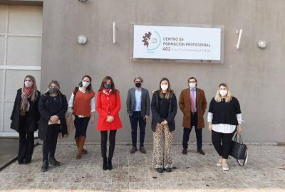 Funcionarios del Ministerio de Producci�n visitaron el Centro de Formaci�n Profesional de Ezeiza