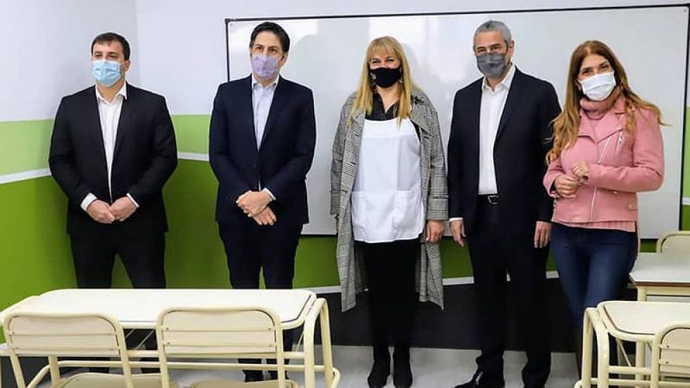 Los ministros Trotta y Ferraresi inauguraron obras en dos escuelas de Avellaneda