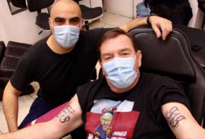 Montenegro se tatuó con Roberto López, el tatuador de Messi