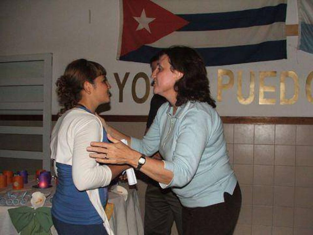 Entrega de diplomas a la promoci�n "Yo s� puedo"