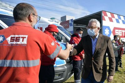 Benavídez: el intendente Julio Zamora presentó nuevos móviles y una base operativa del Sistema de Emergencias Tigre