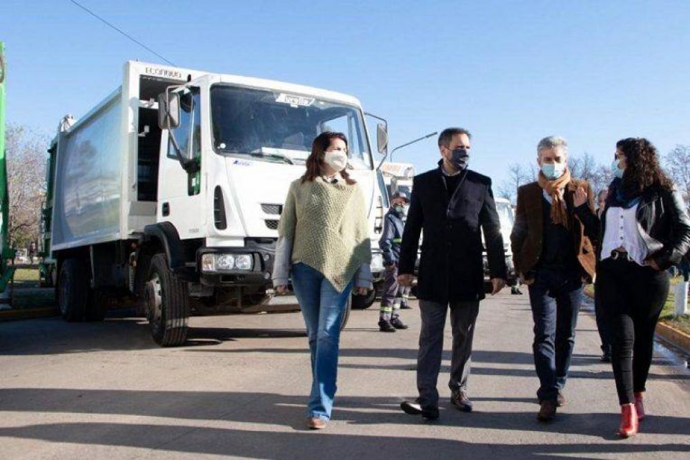 Moreno | El Municipio recibi 18 nuevos camiones compactadores de residuos