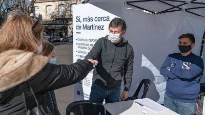 Más de 300 vecinos se acercaron a las postas sanitarias en Martínez