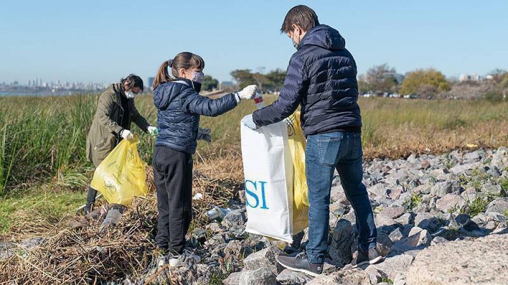 Con todos los protocolos, se realiz una nueva jornada de limpieza en la costa de San Isidro