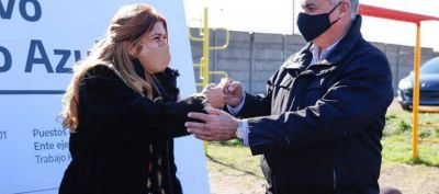 Magdalena Sierra firm� el acta de inicio de obras para el barrio Danubio Azul, de Dock Sud
