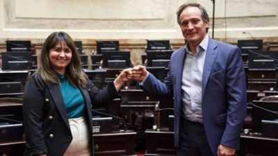 Esp�nola lidera la lista de senadores del Frente de Todos con respaldo de Cristina