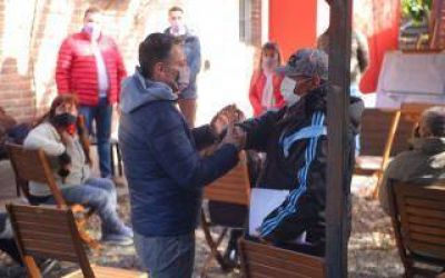 Fernando Gray se reuni� con vecinos por obras de pavimentaci�n en 9 de Abril