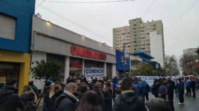 Se cumplen 29 d�as de toma de los trabajadores de Garbarino