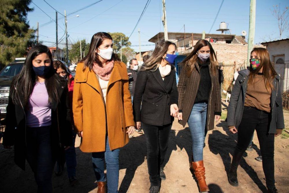 Malena Galmarini y Mariel Fernndez recorrieron una obra cloacal que beneficiar a 16.000 vecinas y vecinos de Trujui
