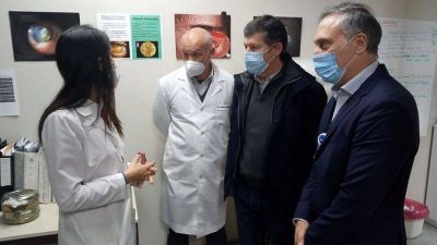 San Isidro sum� nuevo equipo simulador de cirug�as oftalmol�gicas
