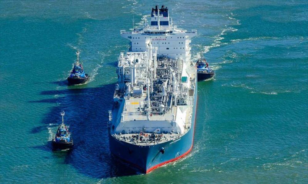 Como en el Canal de Suez: un buque gasero varado bloquea el comercio exterior argentino