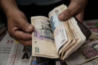 Entre enero y mayo, los salarios crecieron un 20% y quedaron por debajo de la inflaci�n