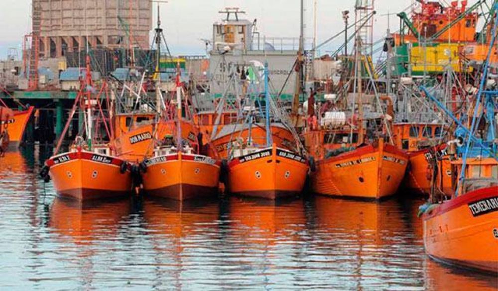 Se hundi un pesquero marplatense y rescataron a sus ocho tripulantes