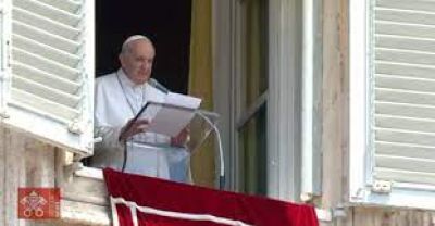 Papa: �No busques a Dios ni a un amigo s�lo cuando tengas un problema�