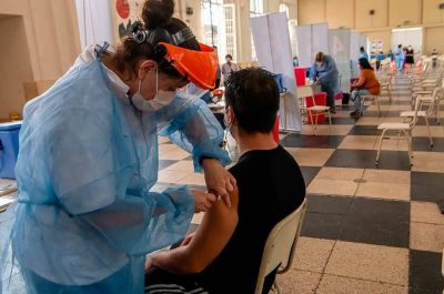 C�rdoba ya vacuna a adolescentes de 12 a 17 a�os con factores de riesgo