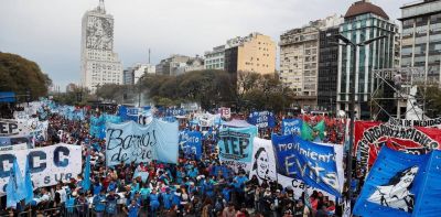 El avance de los movimientos sociales y el retroceso de los sindicatos