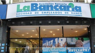 Palazzo llam� a elecciones en La Bancaria para el 14 de diciembre
