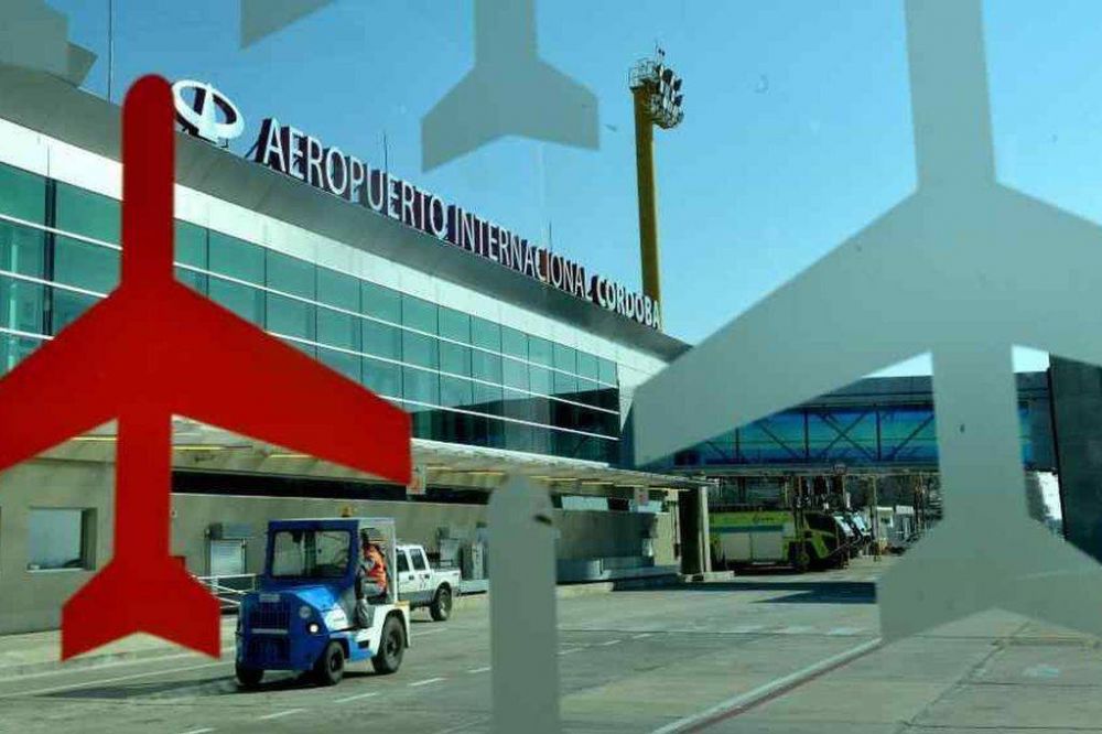 El reclamo para reactivar el Aeropuerto Crdoba se calienta en el marco de la campaa