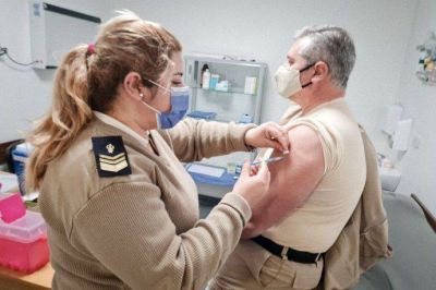 Arranc� la vacunaci�n con segunda dosis a miembros de las fuerzas de seguridad desplegados en el AMBA