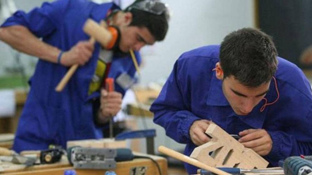 El programa de empleo “Te Sumo” inscribió más de 7.500 jóvenes y 150 empresas