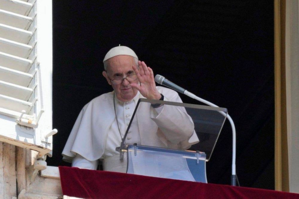 El Papa en el ngelus: Jess pan de vida se entrega para que tengamos vida