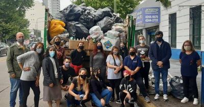 Reciben botellas con pl�stico en desuso para reciclar