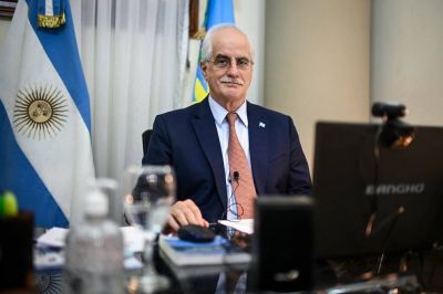 Santiago Cafiero anunci� que Jorge Taiana reemplazar� a Agust�n Rossi en el Ministerio de Defensa