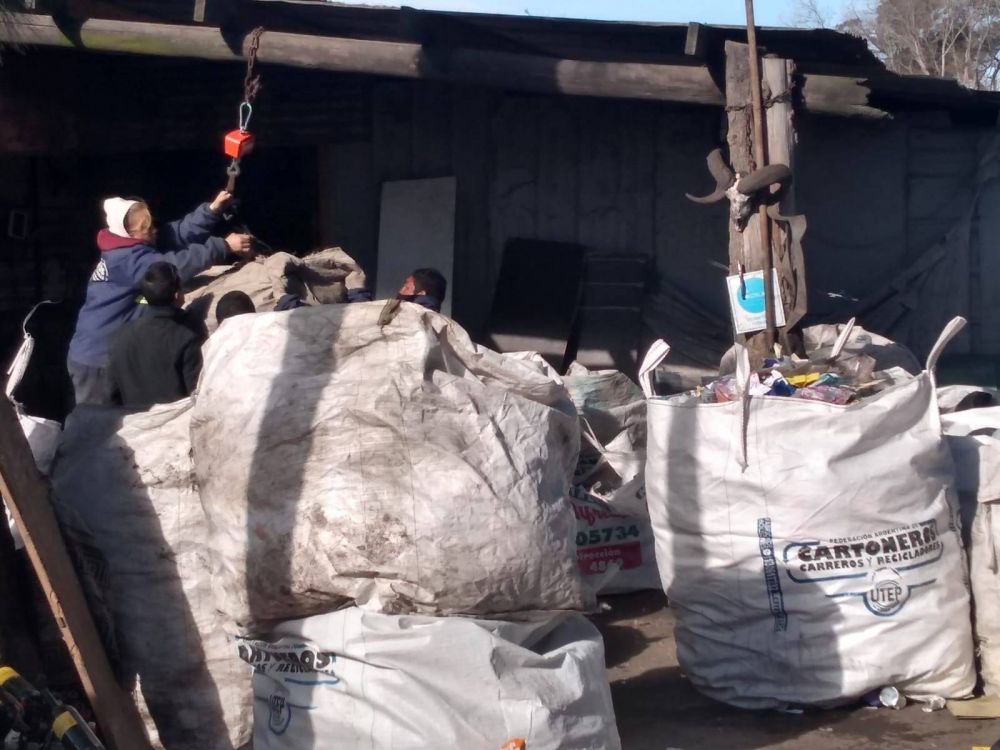 Recicladores bloquean el acceso al Emsur: piden un galpn para trabajar