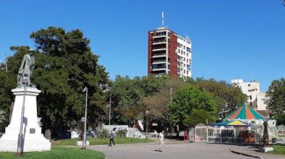 Llegan 25 mil nuevas dosis e instalan una posta en Plaza Mitre