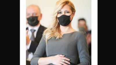 Sugestiva foto de Fabiola en un d�a cargado de mensajes cruzados