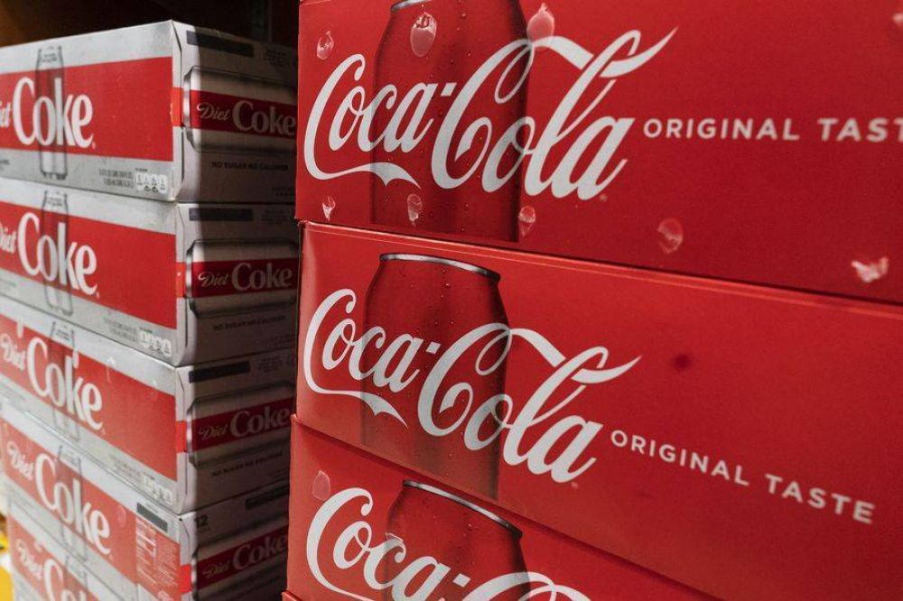 Cunto carbono sale de un litro de Coca-Cola? Las empresas lidian con las matemticas del cambio climtico