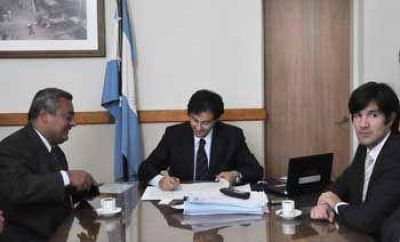 Se concreta el acuerdo para dictar la Licenciatura en Comunicaci�n Social  