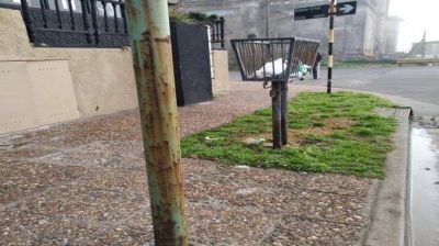 Perla Norte: �Falta mantenimiento en las calles y el control de los postes�