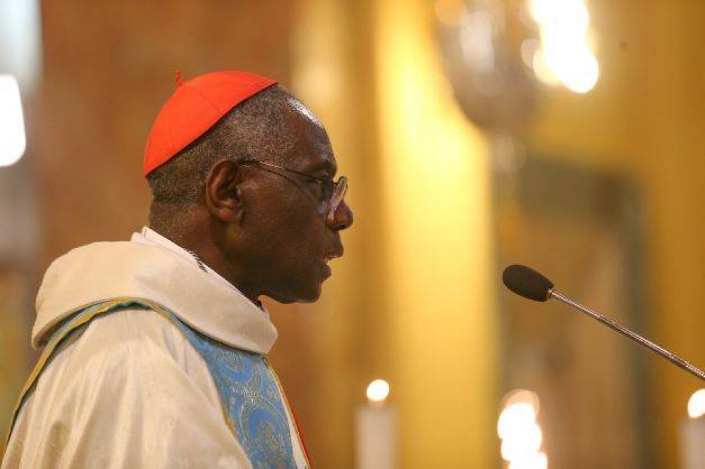 Cardenal Sarah: Los obispos deben ser “guardianes de la fe recibida” so pena de ser asumidos “como dirigentes políticos”