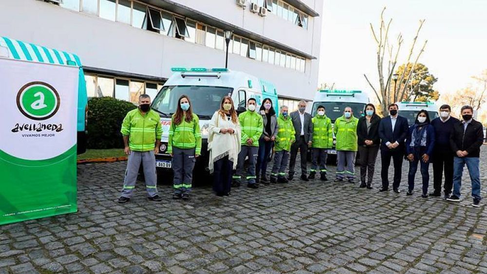 El gobierno de Avellaneda entreg nuevas ambulancias para el SAME