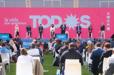 El reto, las galletitas y el micr�fono: las perlitas del acto de Cristina Kirchner y Alberto Fern�ndez
