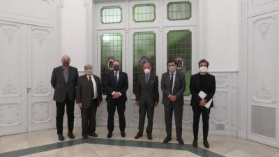 El Gobierno y la UIA se reunieron y limaron asperezas