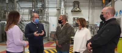 Telpuk visit� una planta de nanotecnolog�a