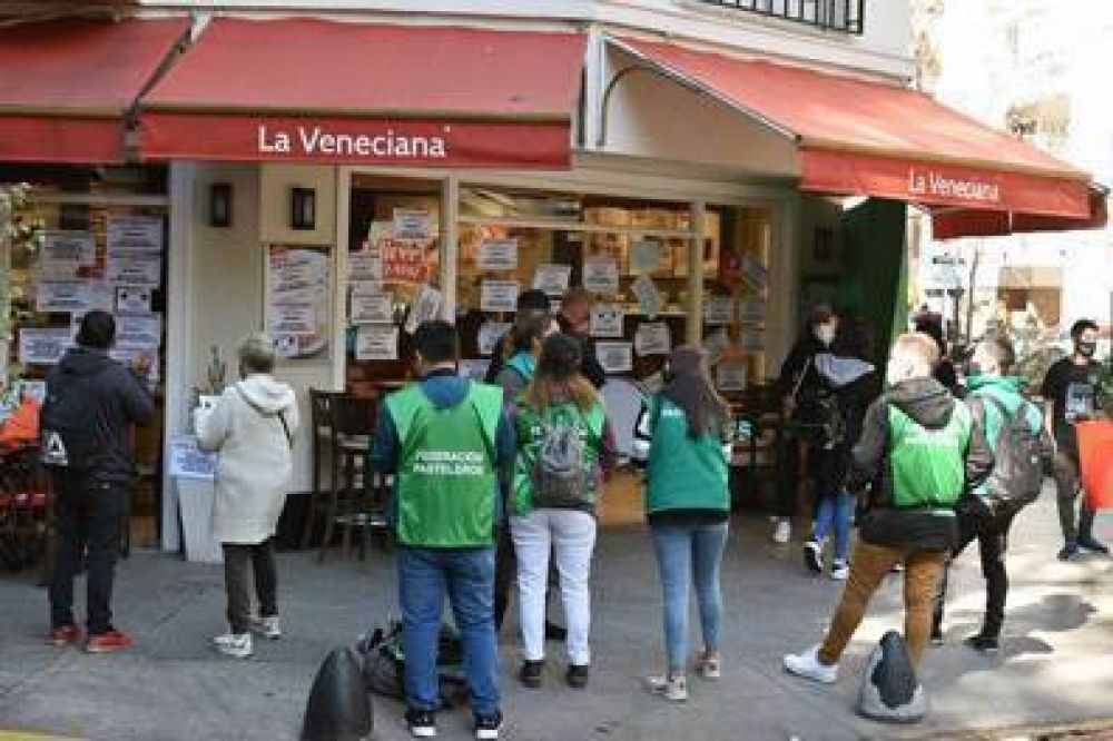 Pasteleros reclam a Heladeras La Veneziana que regularice a sus empleados
