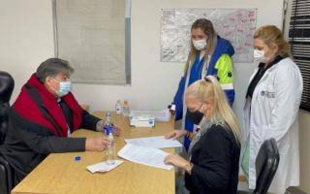 Jos� C. Paz: Ishii volvi� a la actividad diaria en la intendencia pero a�n en forma reducida