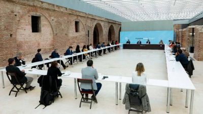 Alberto Fern�ndez se reuni� en Casa Rosada con intelectuales de Agenda Argentina, su usina de pensamiento pol�tico